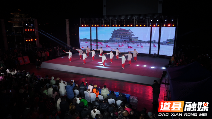 道县500余名舞者同台竞演 全民健身广场舞大赛舞动未来1_副本.png