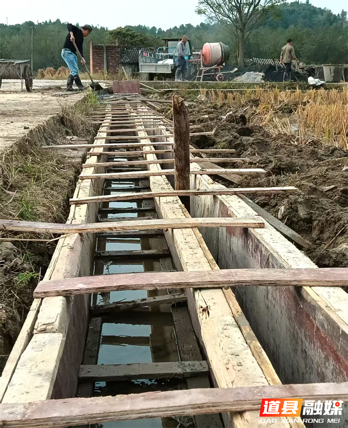 道县梅花镇：掀起冬修水利高潮1_副本.png