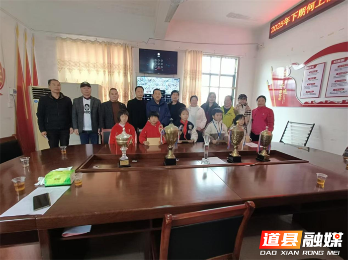 捐资助学显大爱  情系家乡教育暖人心1_副本.png