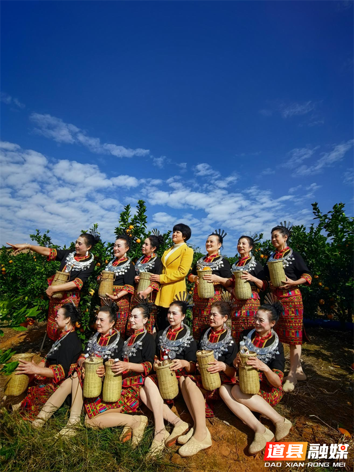 道县“体育+文化”助农出新招 民族歌舞点亮脐橙销售路3_副本.png 道县“体育+文化”助农出新招 民族歌舞点亮脐橙销售路3_副本.png