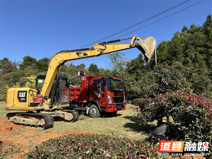 道县：冬季养护正当时 园林“梳妆”暖冬景3_副本.jpg