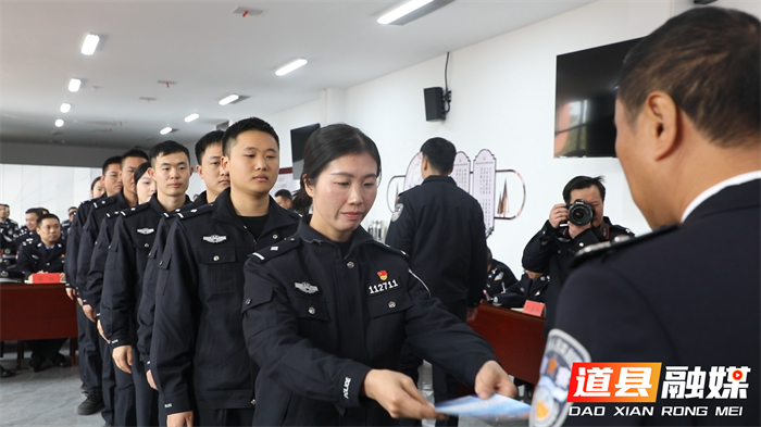 赓续树湘忠诚志 永葆为民赤子情——道县公安局开展“绝对忠诚”红色基因传承日活动4_副本.png 赓续树湘忠诚志 永葆为民赤子情——道县公安局开展“绝对忠诚”红色基因传承日活动4_副本.png