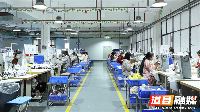 道县：企业订单旺 扩产招工忙1_副本.png