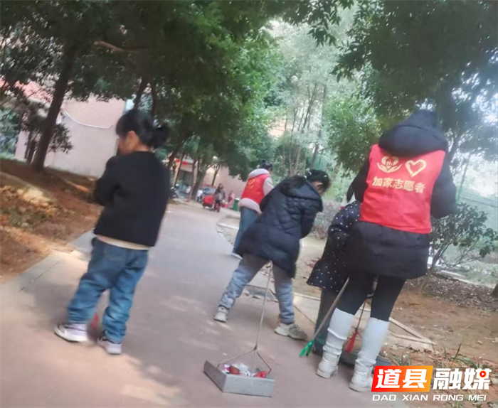 道县：践行雷锋精神 筑牢红色根基2_副本.png