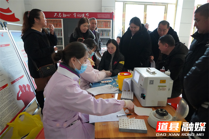 道县红十字会开展“学雷锋 做志愿 1_副本.jpg