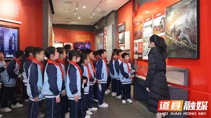 道县：百校清明祭英烈 红色火种植心田5_副本.png