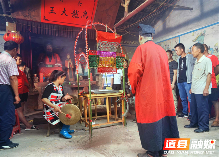 道州龙船故事⒂新龙船下水流程拉开出征的精彩序幕1_副本.png