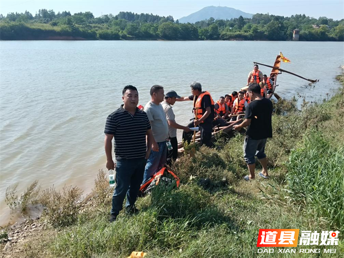 道县白马渡镇：龙舟竞渡训练忙，备战端午展风采1_副本.png