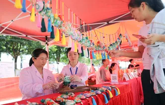 湖南道县：制香囊 迎端午（组图）