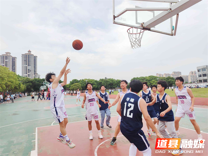 赛场追风青春激扬永州工贸学校举行班级体育竞赛1_副本.png