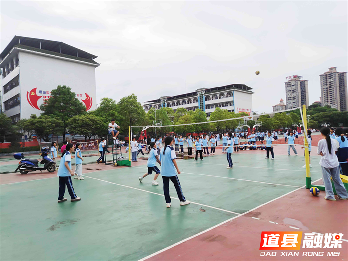 赛场追风青春激扬永州工贸学校举行班级体育竞赛2_副本.png