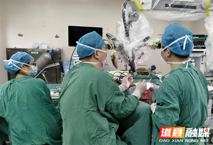 道县：生命禁区突围！八旬老人脑内“拆弹”，“鹅蛋”肿瘤安全切除！1_副本.png