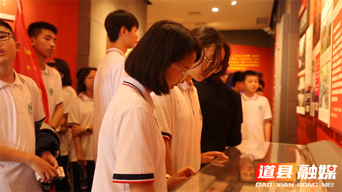 道县万名学子共赴红色研学之旅 传承树湘精神铸就时代新人4_副本.png