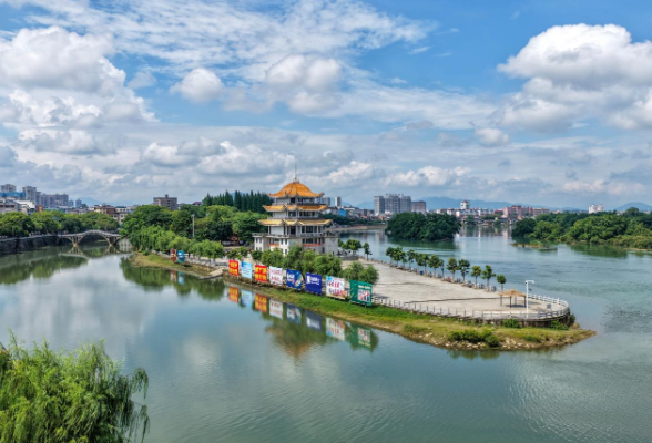 道县： 一泓碧水入画来（组图）