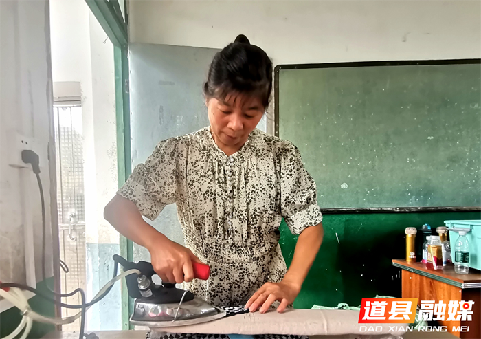 道县梅花镇：村里“小作坊”助农家门口增收6_副本.png