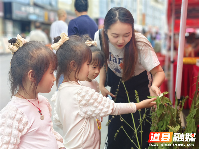 道县中医医院：龙舟竞渡创佳绩 风药飘香惠民生3_副本.jpg
