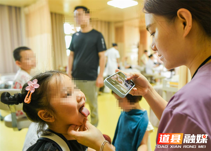 中医外治护童心，健康礼遇庆双节——道县人民医院“六一”义诊惠及200余名儿童1_副本.png