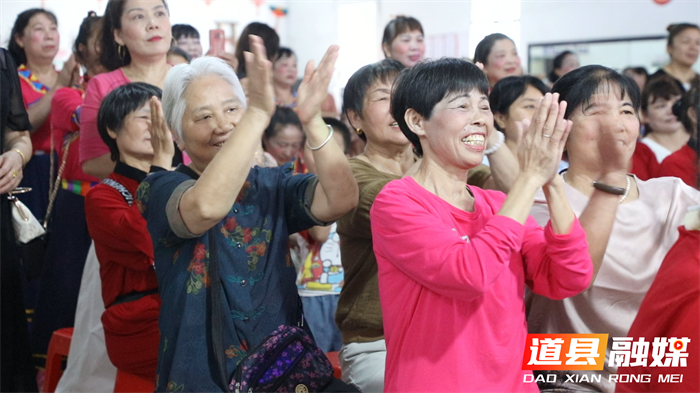 道县：载歌载舞庆华诞 社区文艺汇演献礼建党104周年2_副本.png
