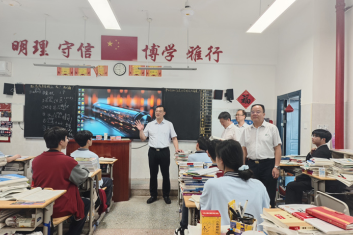 唐超学调研全县高考备考工作  寄语广大高考学子