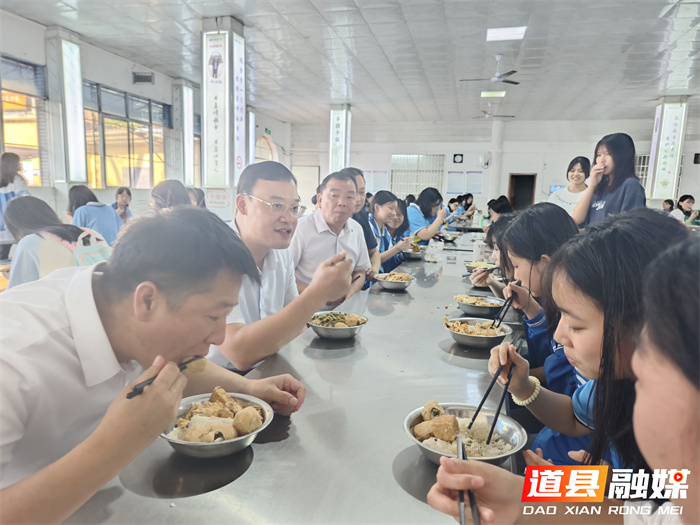 唐超学调研全县高考备考工作  寄语广大高考学子2_副本.jpg