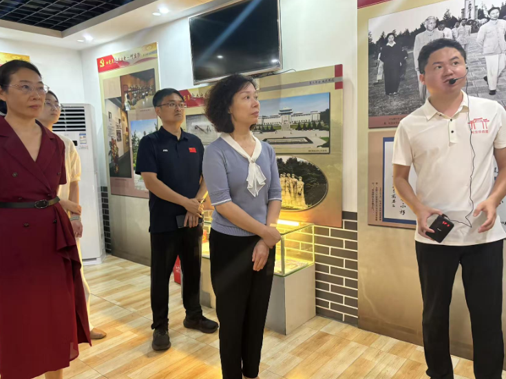 省妇联党组书记、主席杨兰英来道县调研