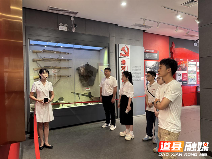 追寻先烈足迹 汲取奋进力量——道县、蓝山选调生赴陈树湘烈士纪念馆开展沉浸式学习1_副本.png
