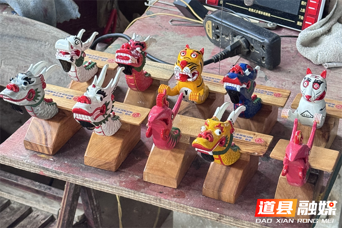 方寸匠心，龙魂永驻：探访道县龙船崽崽传承人周承云·1_副本.png