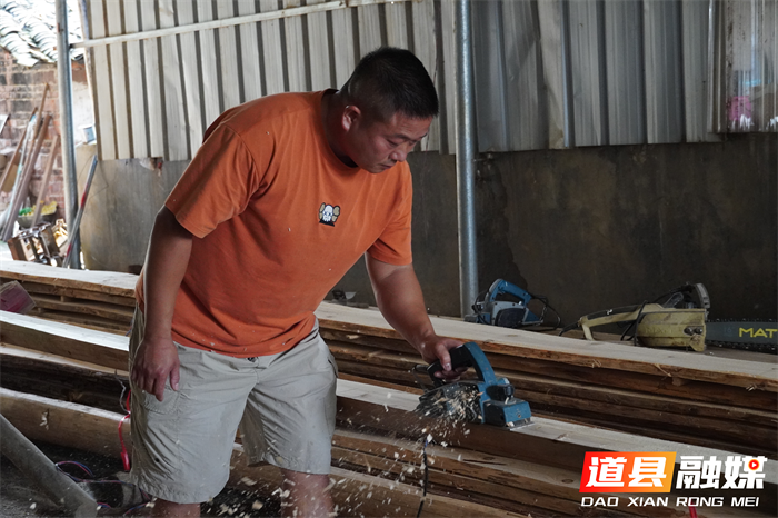 铸魂廿五载，斧凿声未歇——潇水千帆背后的造船将军2_副本.png