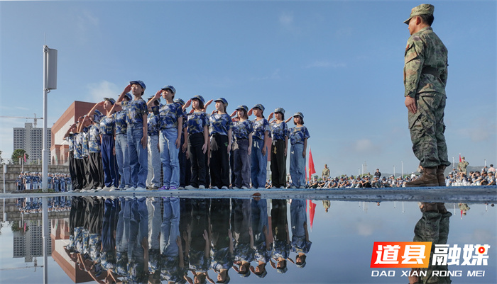 湖南道县：军训磨砺 少年起航1_副本.jpg