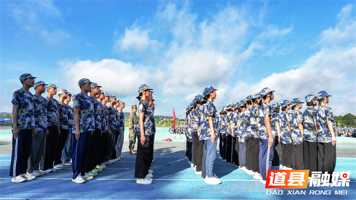湖南道县：军训磨砺 少年起航4_副本.jpg