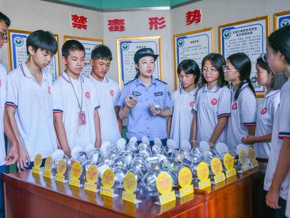 道县：上好开学“禁毒第一课”