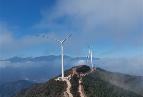 道县：月岩风电场风机正式并网发电日均发电量33万度