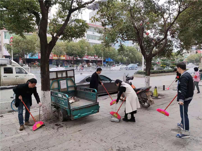 0208道县濂溪街道党员干部齐上阵，干干净净过大年02.png