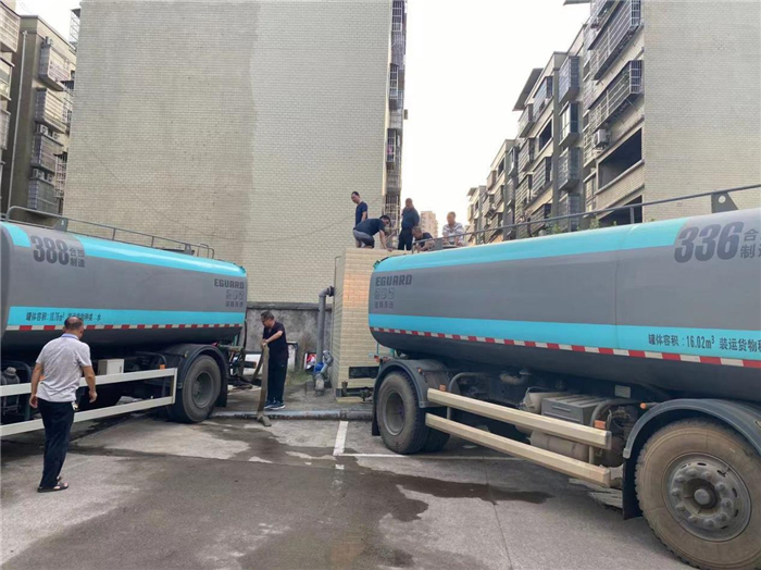 自来水.jpg