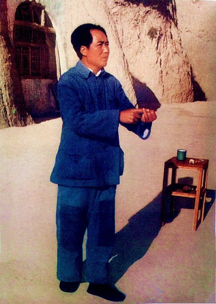 007-1942年3月，毛主席在延安给干部作报告.jpg