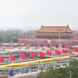 “党政军民学，东西南北中，党是领导一切的”