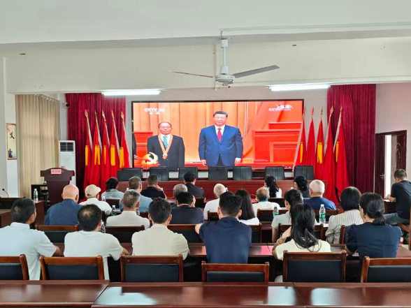 回龙圩镇组织集中收听收看庆祝中国共产党成立105周年大会