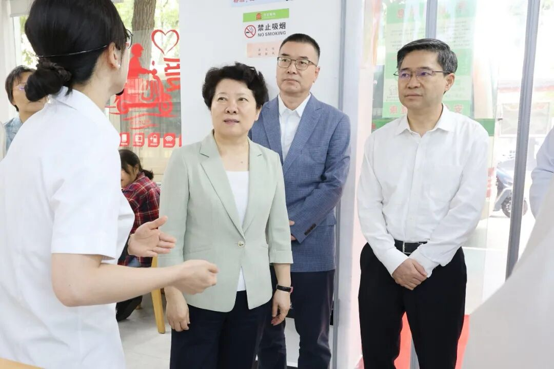 吴桂英率队赴岳阳开展养老服务“两规定”执法检查