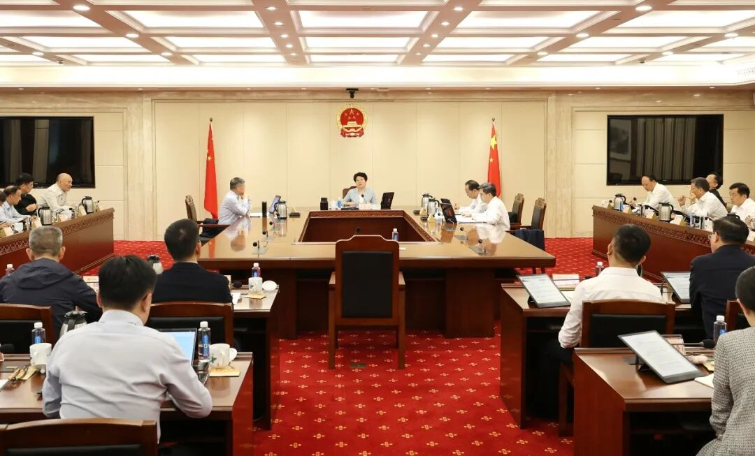 吴桂英主持召开省人大常委会党组2026年第19次会议