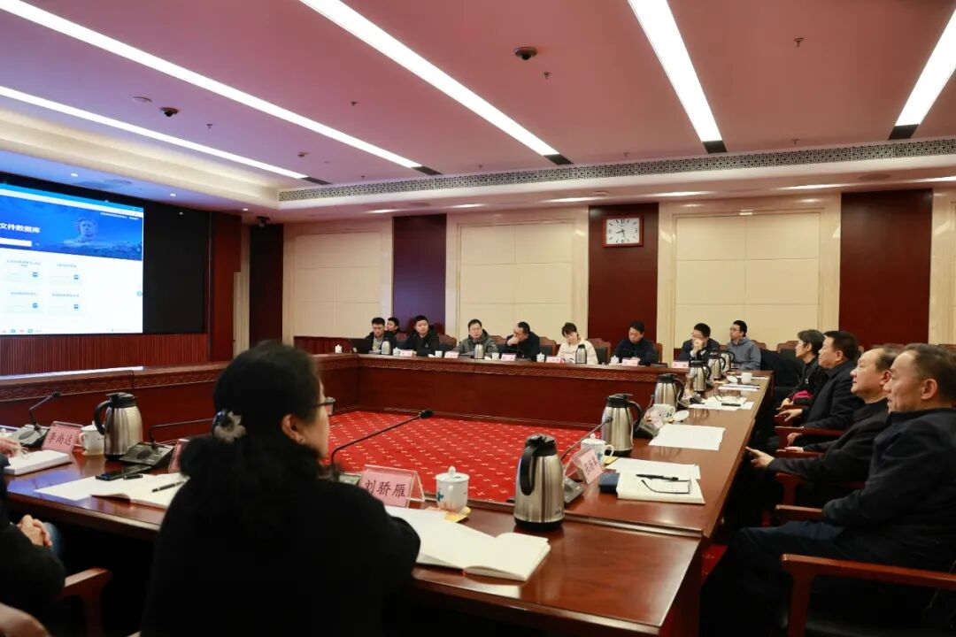 陈飞调研湖南省法规规章规范性文件数据库和备案审查信息平台时强调：以信息化数字化智能化提升备案审查工作质效