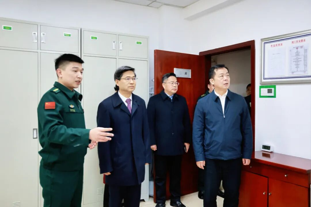 王晓科慰问驻省人大常委会机关武警官兵