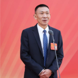 何永胜：老人乐享“家门口养老” 孩子放学有了“管家” 丨直击代表通道