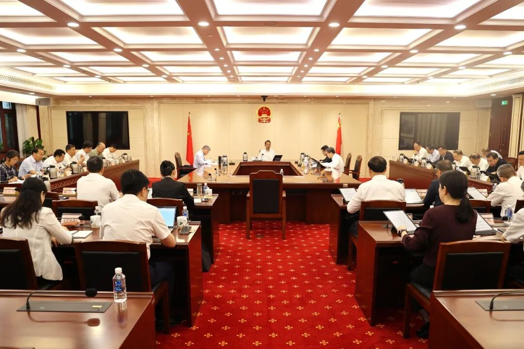 省十四届人大常委会举行第七十二次主任会议　决定省十四届人大常委会第二十二次会议5月27日至29日在长沙举行