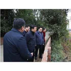 陈飞开展社区治理立法调研时强调:坚持党的领导、人民当家作主、依法治国有机统一,以高质量立法助推基层治理体系和治理能力现代化