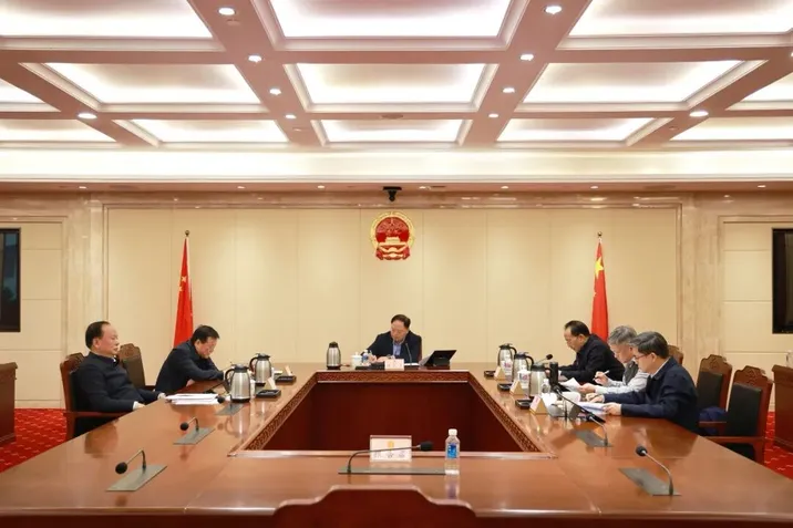 张剑飞主持省人大常委会党组民主生活会会前学习暨理论学习中心组2026年第一次集体学习