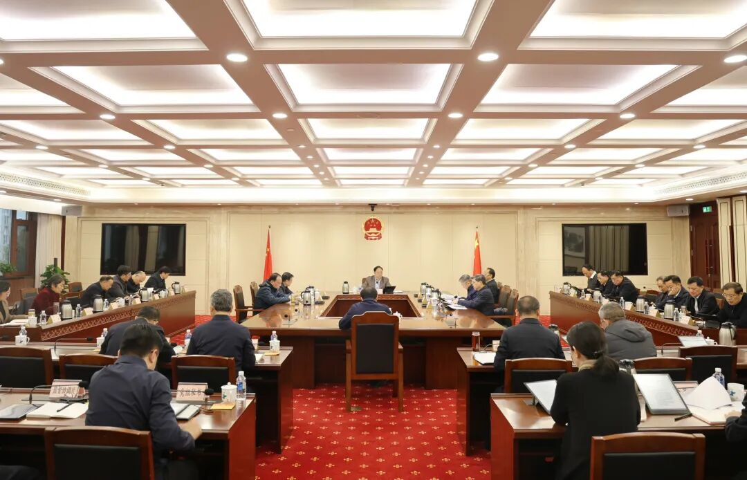 省十四届人大常委会举行第六十六次主任 会议决定省十四届人大常委会第二十次会议1月26日在长沙举行