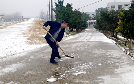 陈家嘴镇：人大代表风雪中守护群众安康