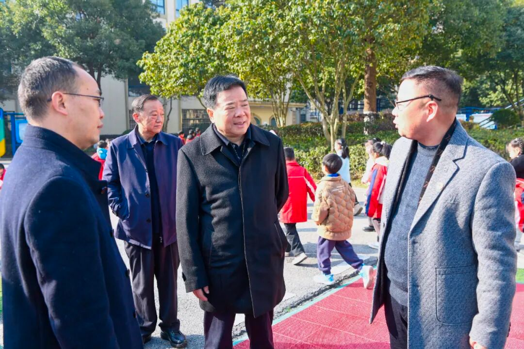 陈飞开展促进中小学生体育锻炼立法调研时强调：拒绝“小眼镜”“小胖墩”“小豆芽”，以法治力量提升中小学生体质水平