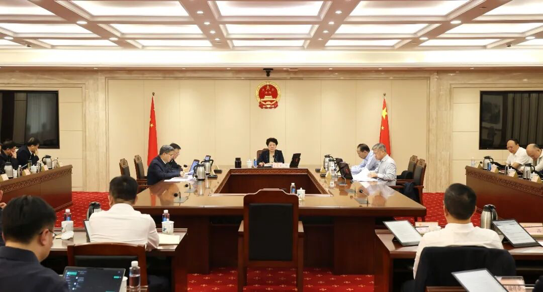 省人大常委会党组召开会议 传达全省领导干部会议精神