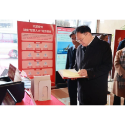 为代表依法履职创造良好条件  省人大常委会领导带队检查代表报到工作